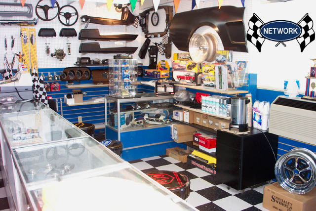 Magasin avec les pi&egrave;ces neuves et usag&eacute;es, manteau, console, Montr&eacute;al Qu&eacute;bec Mustang, mopar, Gm, chevrolet, camaro, muscle car